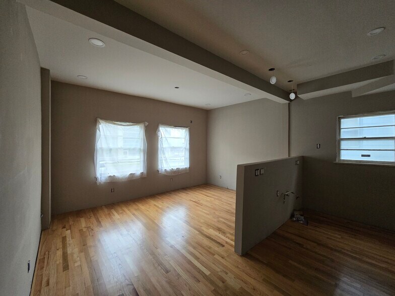 More Photos Of 813 W Berry St, Fort Wayne Apartments For Sale
