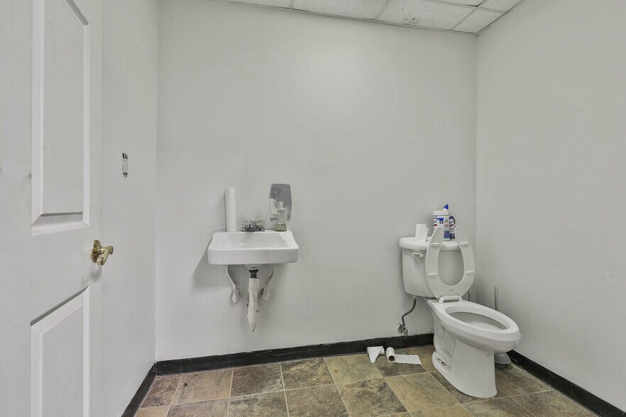 More Photos Of , Peachtree City Unknown For Sale