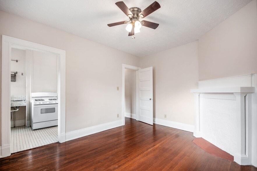 More Photos Of 94 N 20th St, Columbus Apartments For Sale