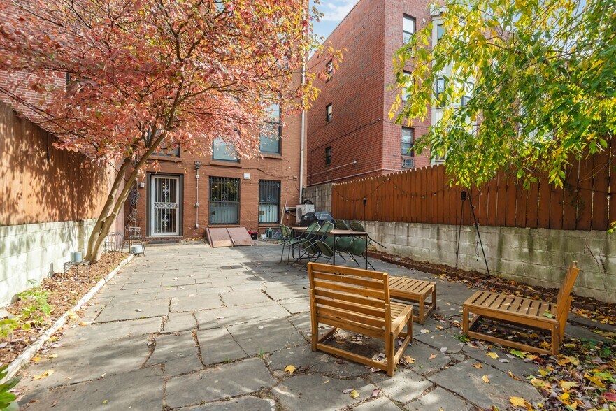More Photos Of 434 Clermont Ave, Brooklyn Apartments For Sale