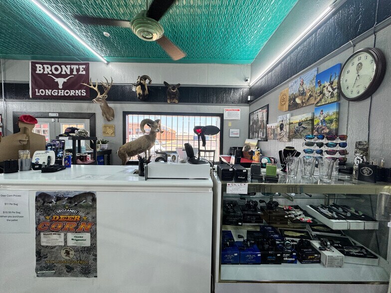 More Photos Of 103 Main st, Bronte General Retail For Sale