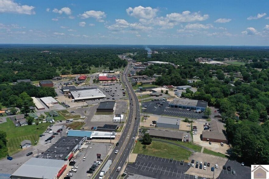 More Photos Of 2911 Lone Oak Rd, Paducah General Retail For Lease