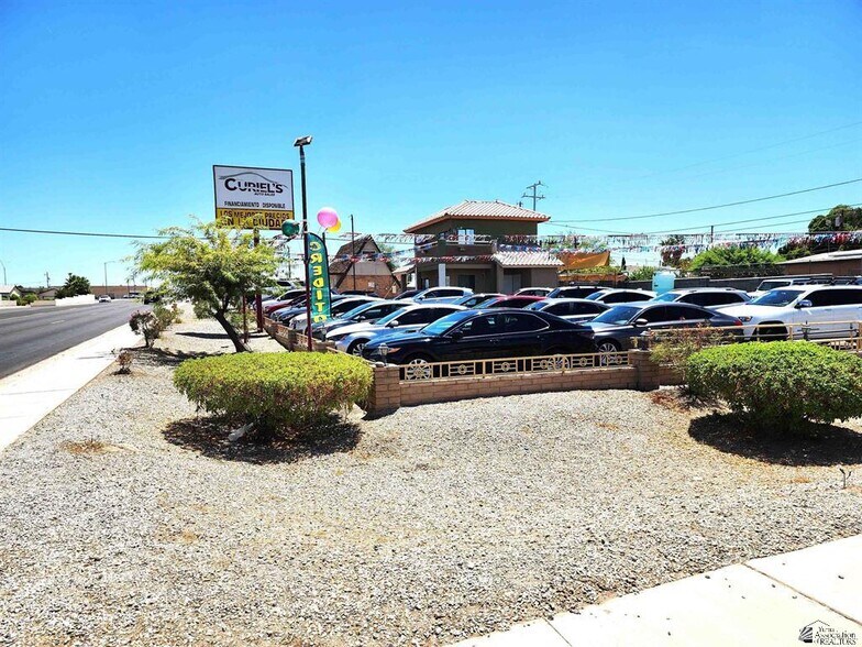 More Photos Of 877 W 8th St, Yuma Auto Dealership For Sale