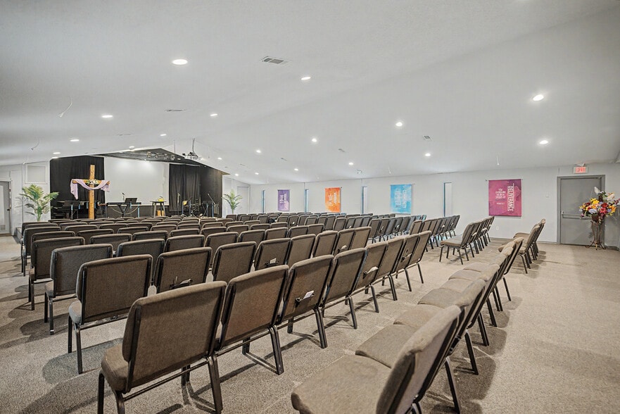 More Photos Of 2111 Skyline Dr, Mesquite Religious Facility For Sale