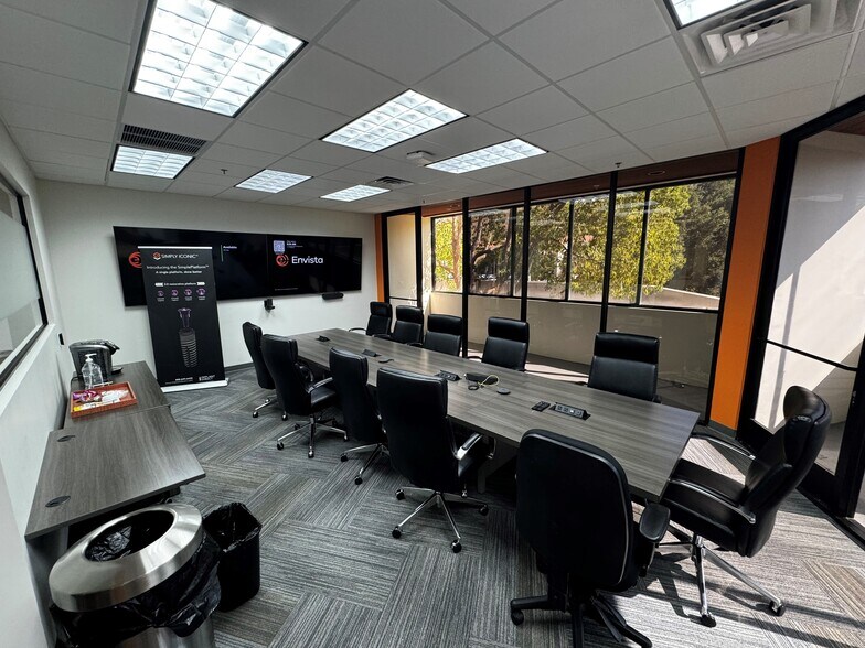 More Photos Of 3050 E Hillcrest Dr, Westlake Village Light Manufacturing For Sale