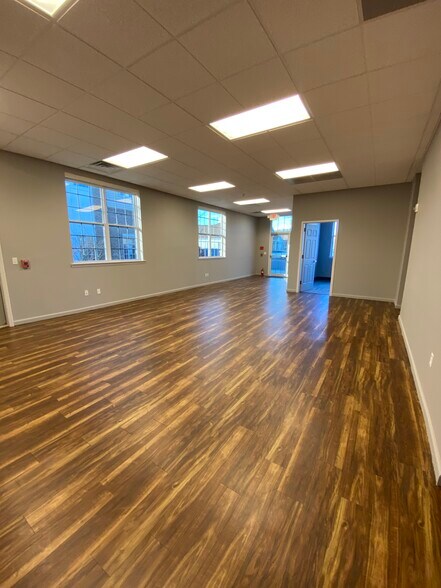 More Photos Of 250 Old New Brunswick Rd, Piscataway Unknown For Lease