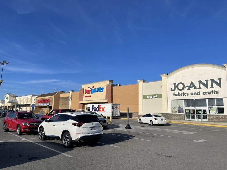 More Photos Of 1600 N Jackson St, Tullahoma Unknown For Lease