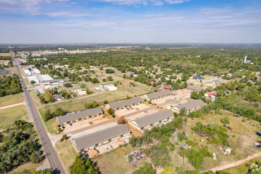 More Photos Of 6932 Highwater Cir, Edmond Light Distribution For Lease
