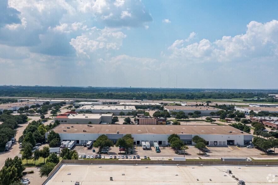 More Photos Of 1640 Wallace Dr, Carrollton Warehouse For Lease