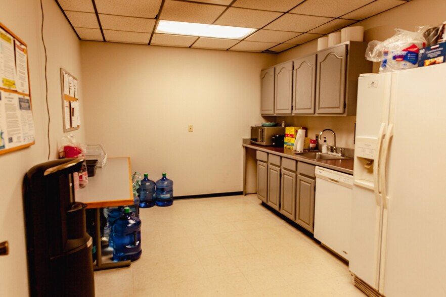 More Photos Of 3448 N Huetter Rd, Post Falls Office For Sale