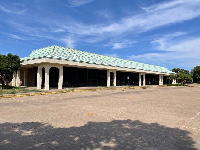 More Photos Of 14601 Inwood Rd, Dallas Freestanding For Sale