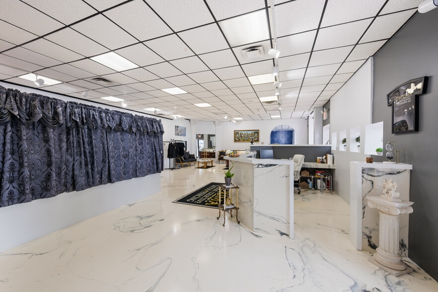 More Photos Of 651 Wyoming Ave, Kingston Freestanding For Lease