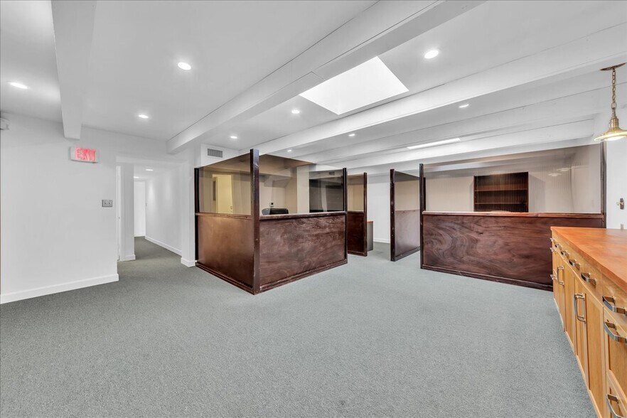 More Photos Of 500 NE 25th St, Pompano Beach Flex For Lease