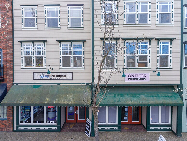 More Photos Of 220 Windsor River Rd, Windsor Apartments For Sale