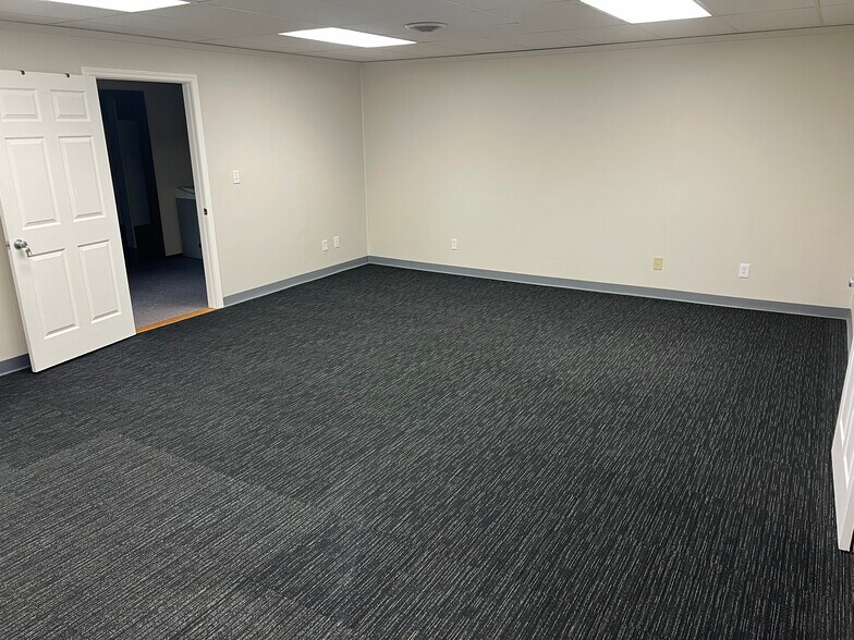 More Photos Of 345 Dick Rd, Depew Office For Lease