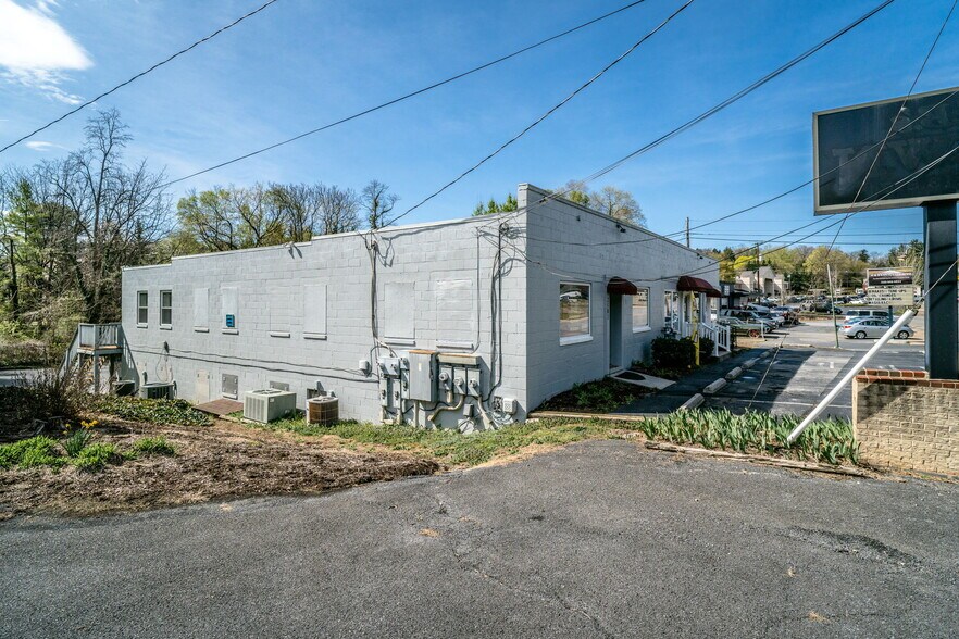 More Photos Of 2501 N Augusta St, Staunton General Retail For Sale