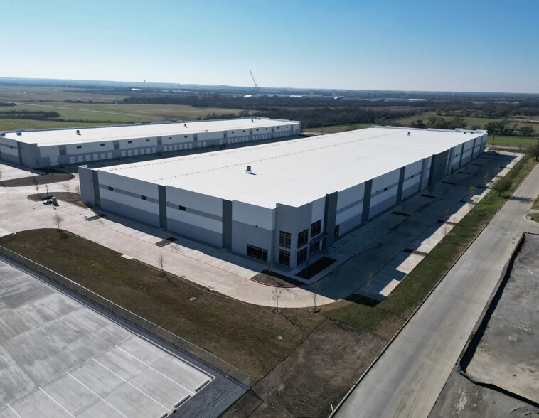 More Photos Of 4610 Jim Christal Rd, Denton Distribution For Lease