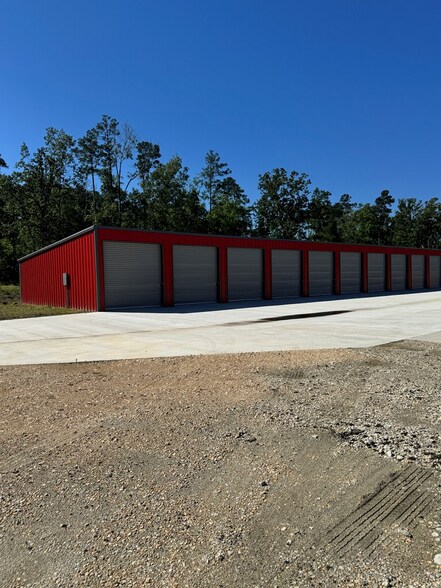 More Photos Of 277 Moses St, Zavalla Self Storage For Sale