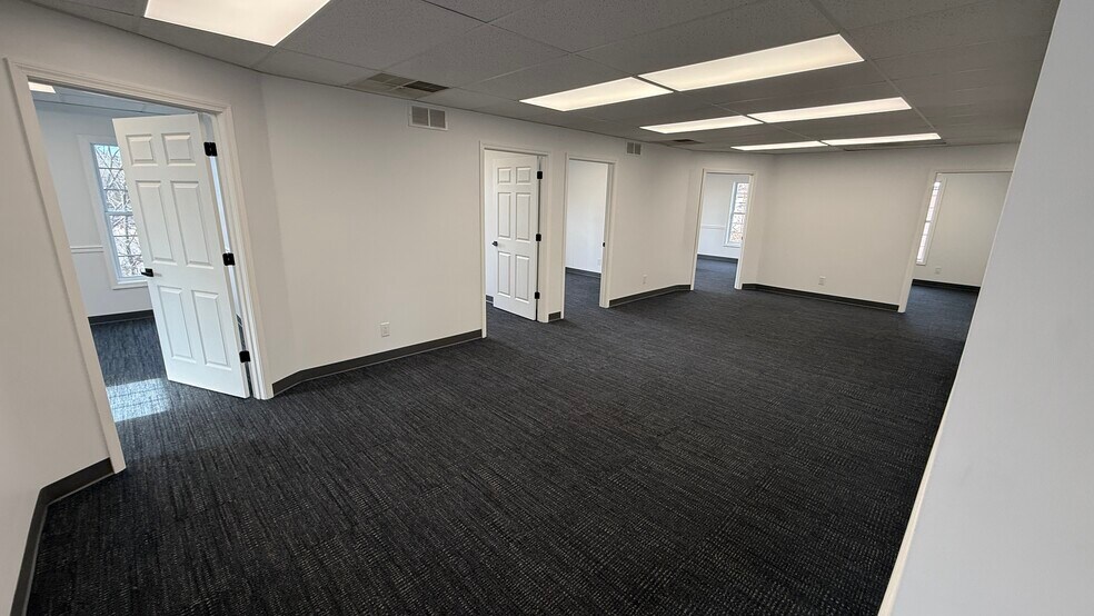 More Photos Of 11801 Brinley Ave, Louisville Medical For Lease