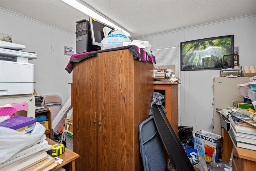 More Photos Of 205 E Denman Ave, Lufkin Flex For Sale