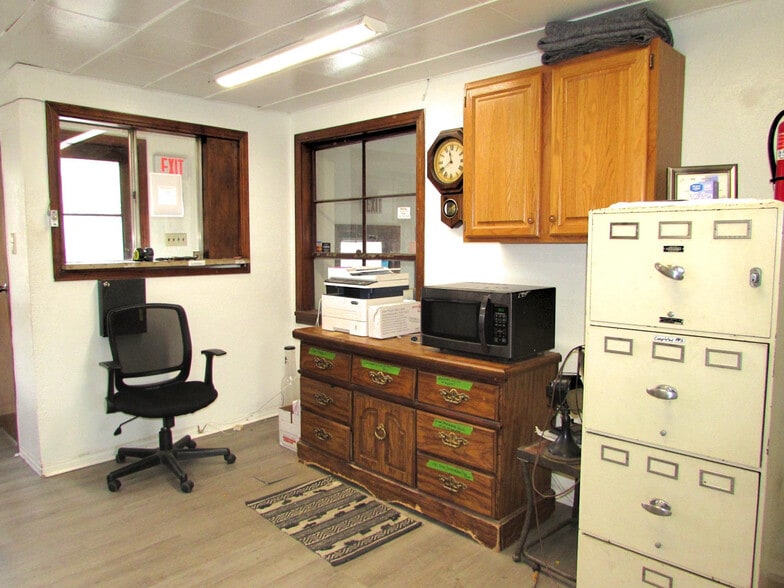 More Photos Of 174 Sandy Creek Rd, Verona Auto Repair For Sale