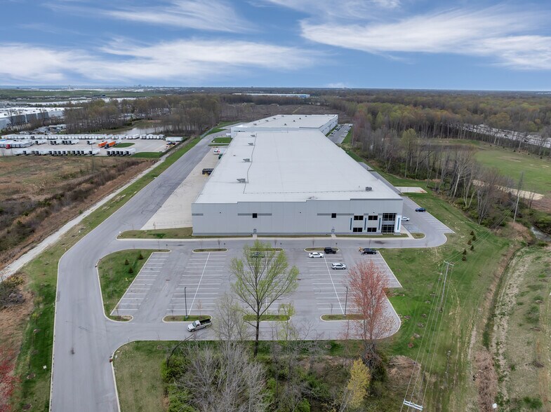 More Photos Of 3195 South Park Rd, Louisville Warehouse For Lease