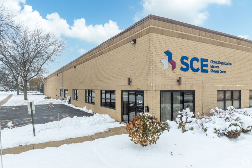 Primary Photo Of 300 S Westgate Dr, Carol Stream Warehouse For Lease
