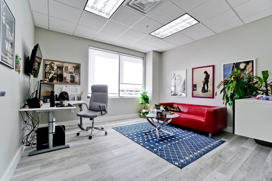 More Photos Of 2170 Main St, Sarasota Loft Creative Space For Sale