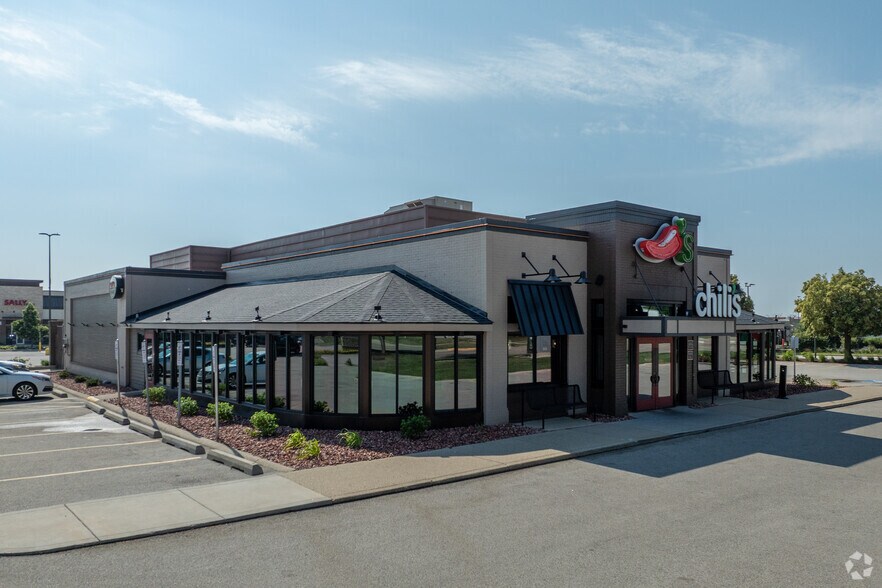 Primary Photo Of 264 S State Route 59, Naperville Restaurant For Sale
