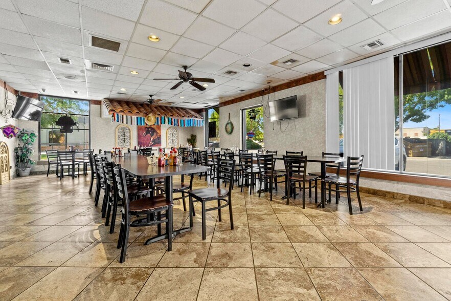 More Photos Of 200 N J St, Tulare Restaurant For Lease