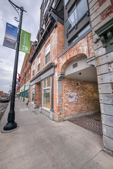 More Photos Of 171 Wellington St, Kingston Apartments For Lease