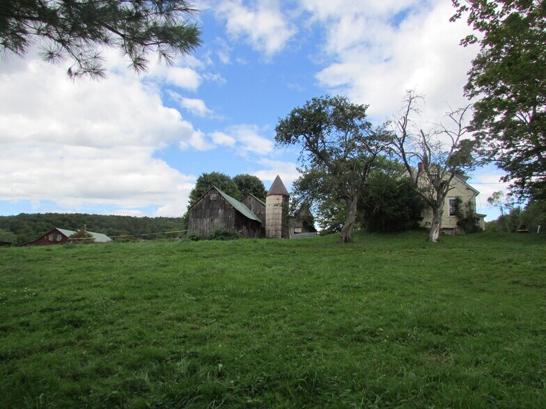 More Photos Of 72 Wood Rd, Quechee Industrial For Sale