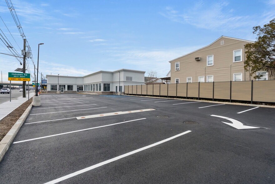 More Photos Of 328 State Rt 17, Carlstadt General Retail For Lease