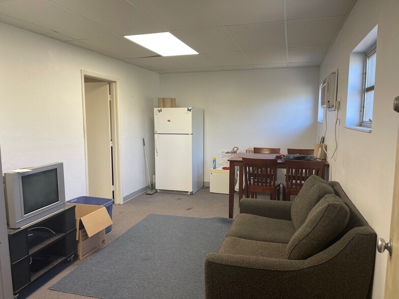 More Photos Of 4509 Bee Ridge Rd, Sarasota Medical For Sale