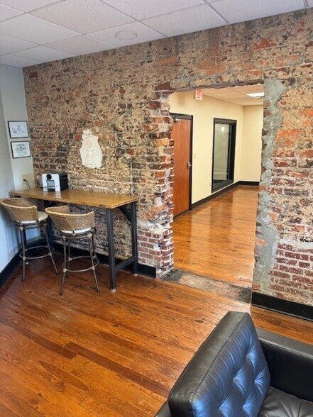 More Photos Of 200 N Main St, Greenville Office Residential For Lease
