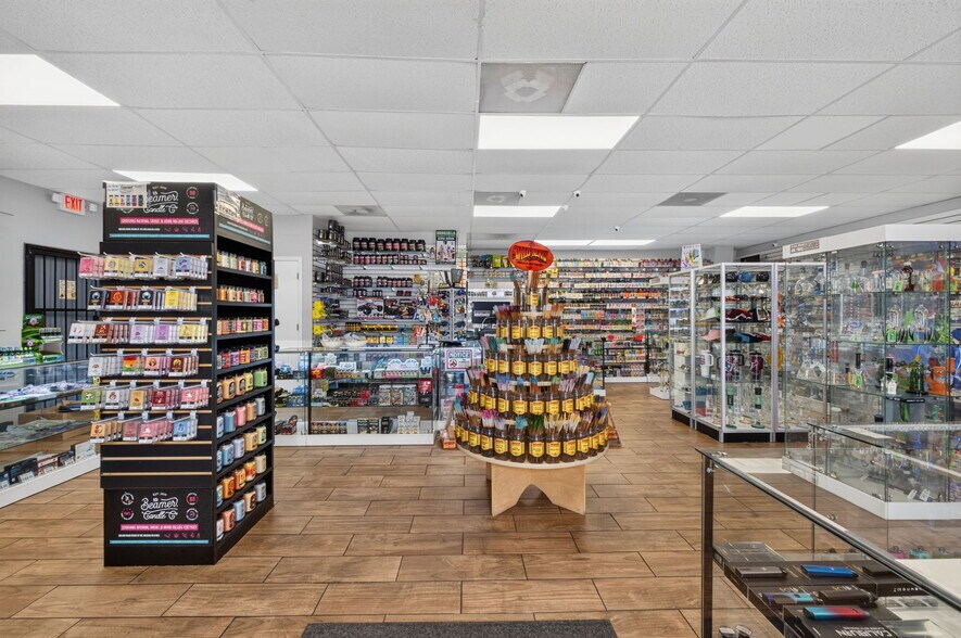 More Photos Of 1938 S Glenstone Ave, Springfield General Retail For Sale