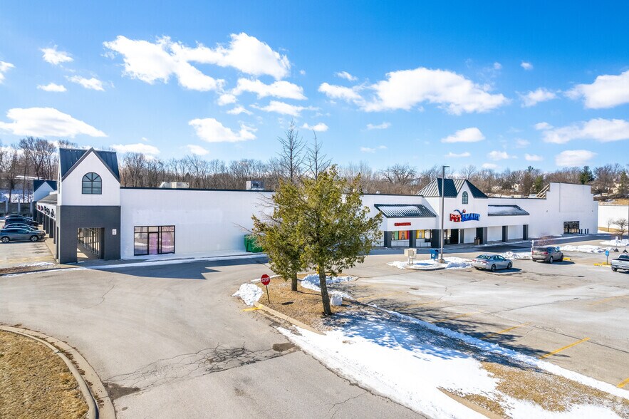 More Photos Of 4820-5132 SE 14th St, Des Moines Unknown For Lease