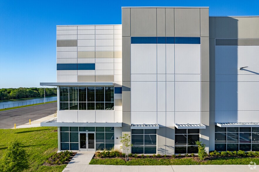 More Photos Of 5050 Wesley Rd, Apopka Warehouse For Lease