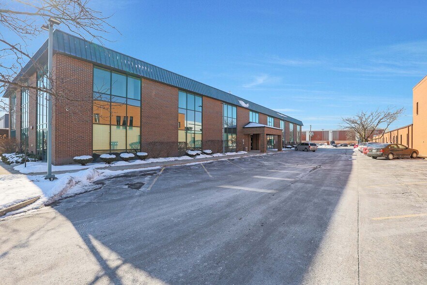 More Photos Of 2134-2140 S Wolf Rd, Des Plaines Office For Lease