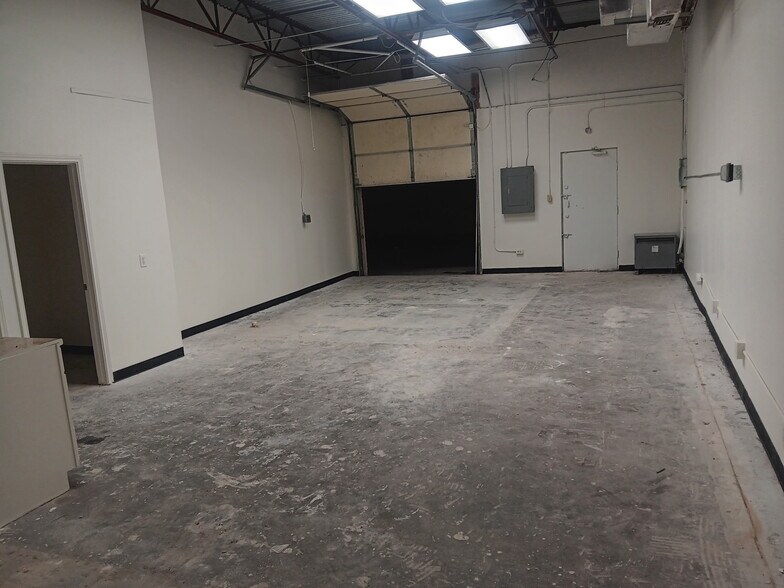 More Photos Of 8600 Westpark Dr, Houston Light Distribution For Lease