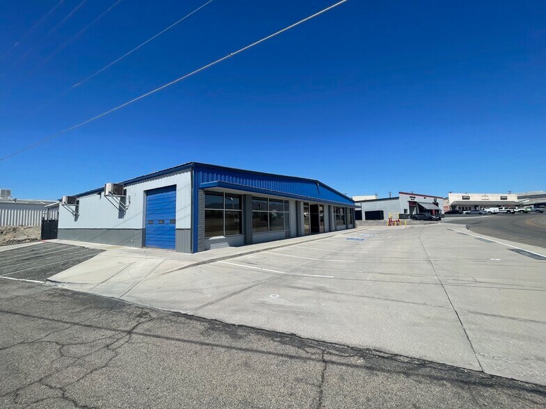 More Photos Of 1851 Commander Dr, Lake Havasu City Freestanding For Lease