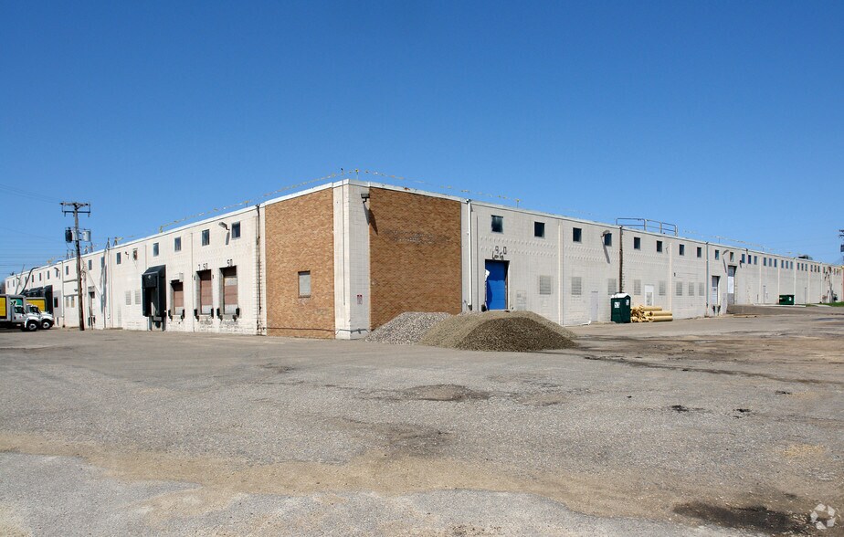 More Photos Of 7900 Chicago Ave, Bloomington Distribution For Sale