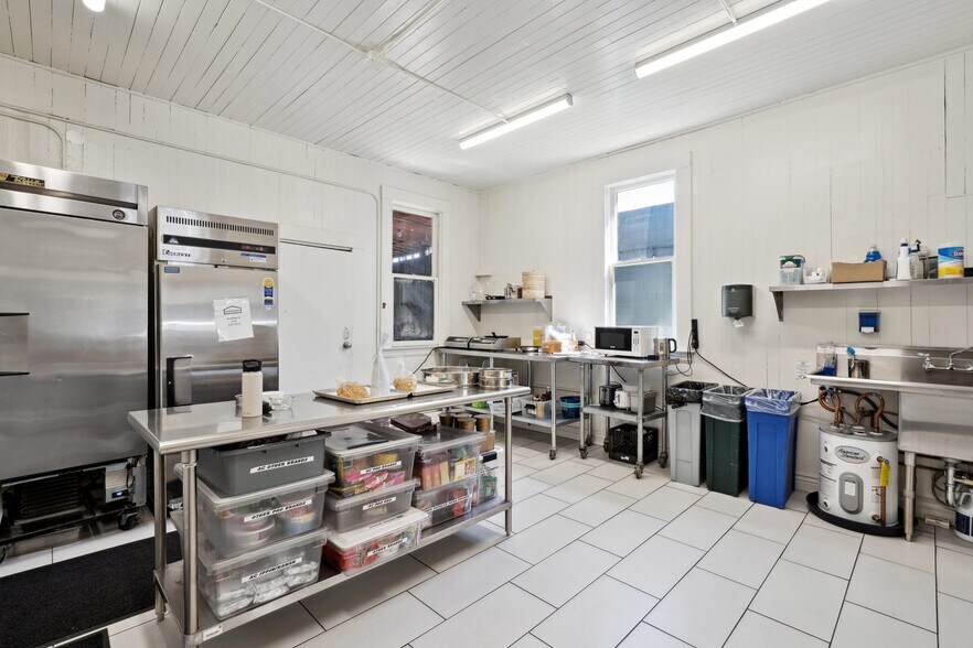 More Photos Of 1015 Howard Ave, San Mateo Service For Sale