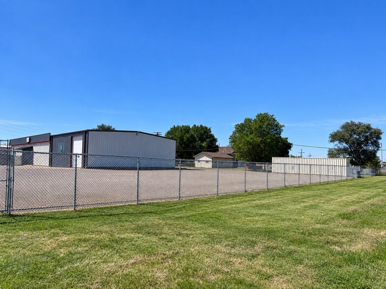 More Photos Of 440 Charmony Frontage Rd, Sterling Warehouse For Lease