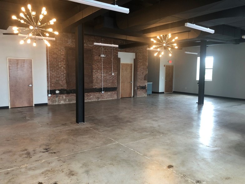 More Photos Of 440 Franklin St, Bloomfield Loft Creative Space For Lease
