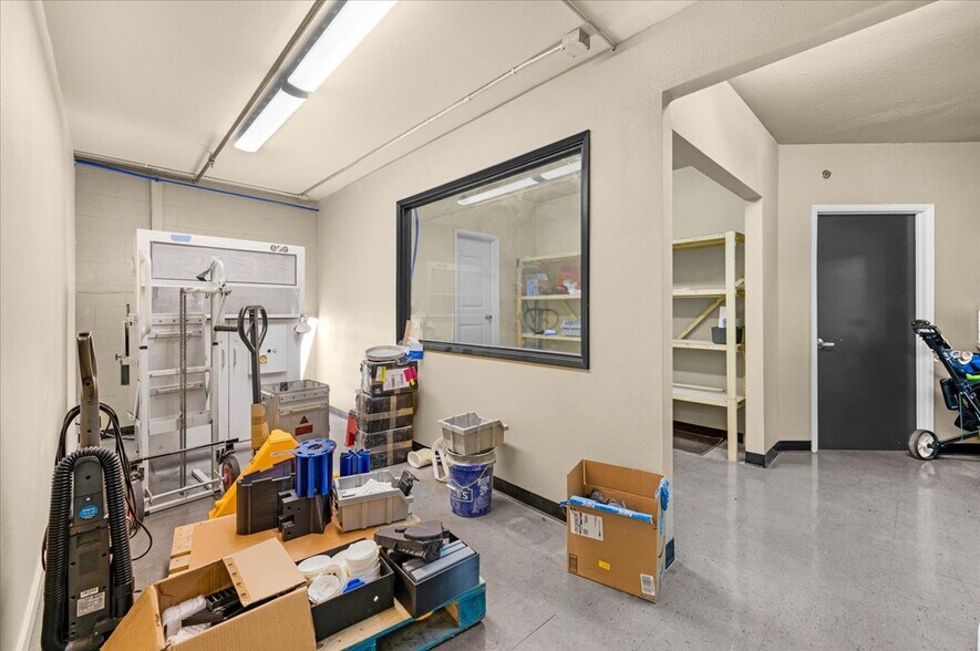 More Photos Of 5750 E Shields #102 ave, Fresno Industrial For Sale
