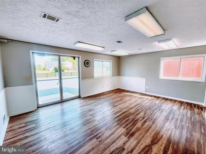 More Photos Of 215 Burkharts ln, Martinsburg Flex For Lease