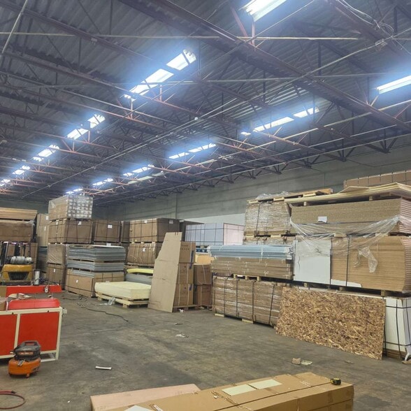 More Photos Of 1015 Pennsylvania Ave, Linden Manufacturing For Sale