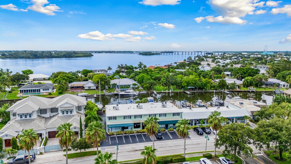 More Photos Of 23 Royal Palm Pointe, Vero Beach Restaurant For Sale