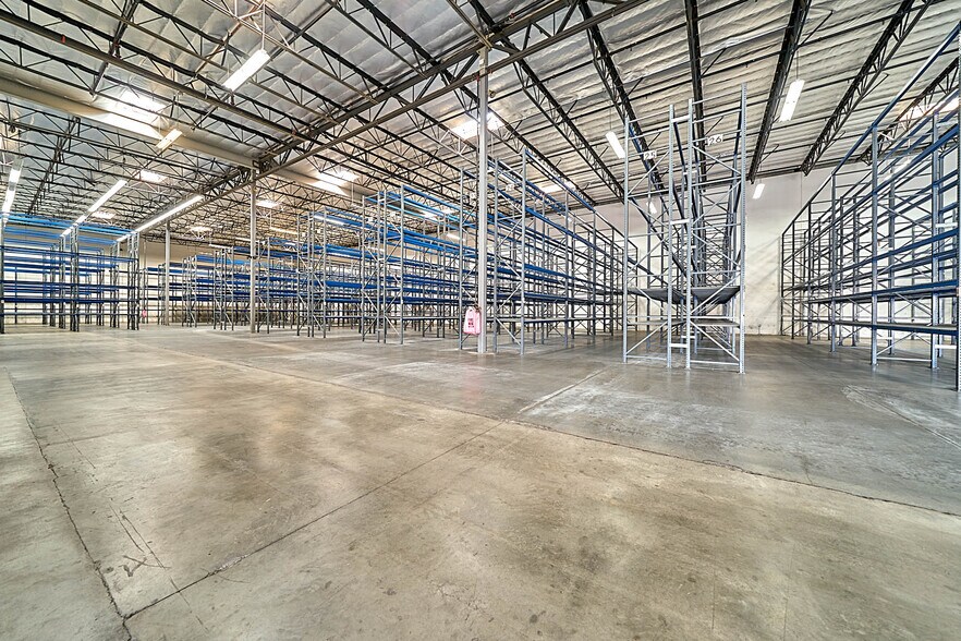 More Photos Of 1807 E 48th Pl, Los Angeles Warehouse For Lease